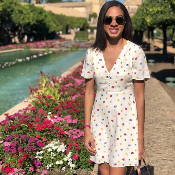 Meet your Posher, Cristina - Picture 1 of 1